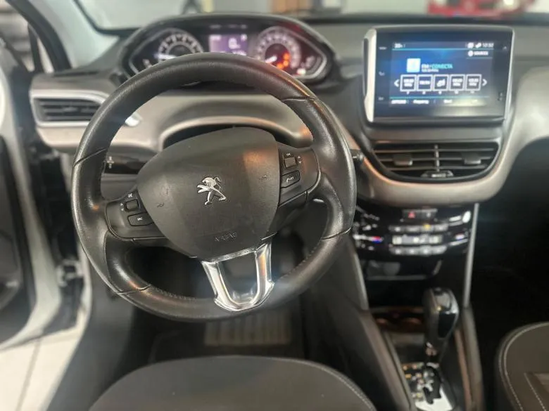 Peugeot - 208 GRIFFE AT6