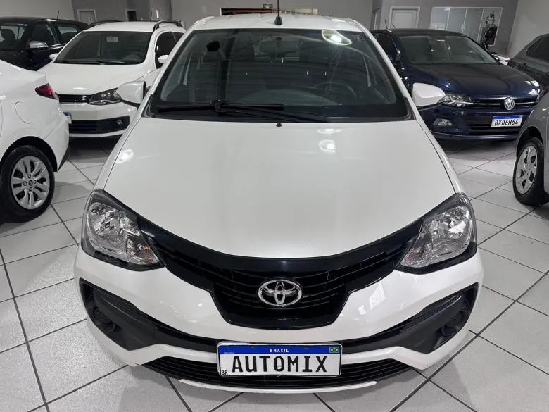 ETIOS HATCH 1.5