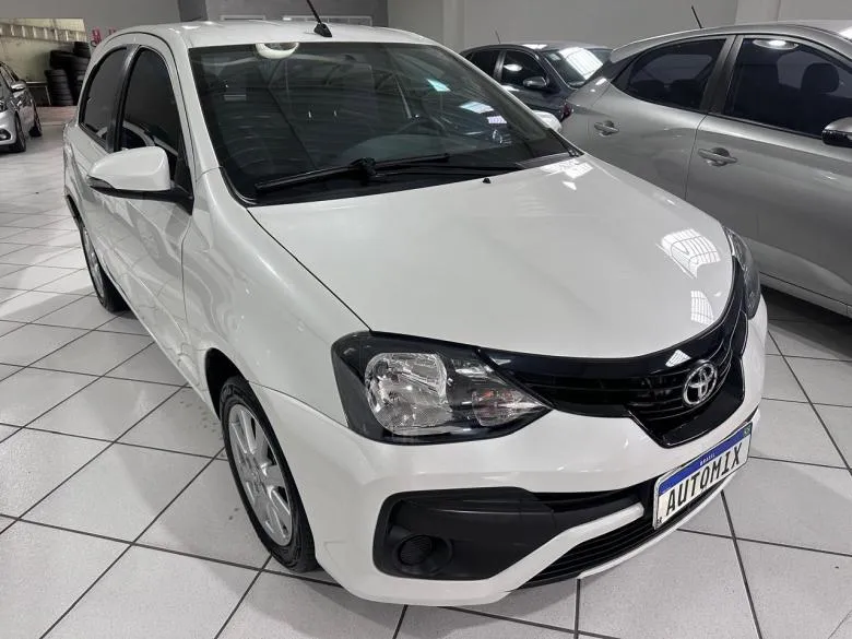 Toyota - ETIOS HATCH 1.5 X PLUS AUT.