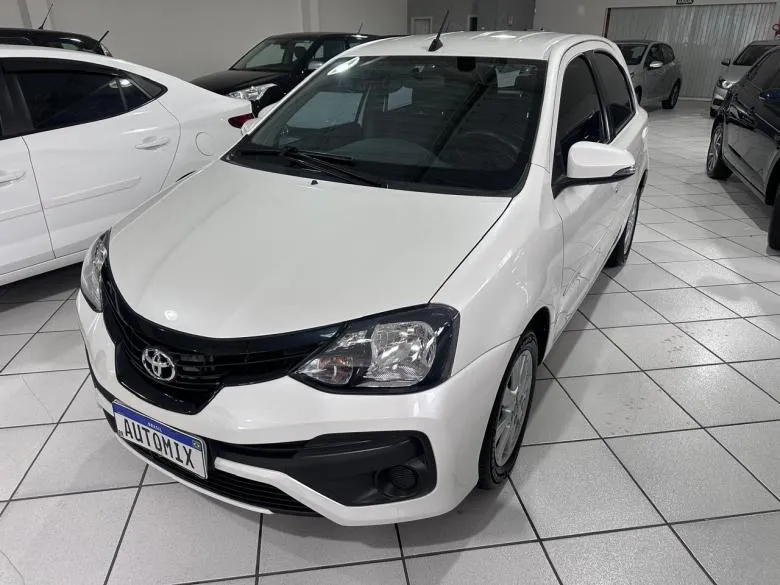 Toyota - ETIOS HATCH 1.5 X PLUS AUT.