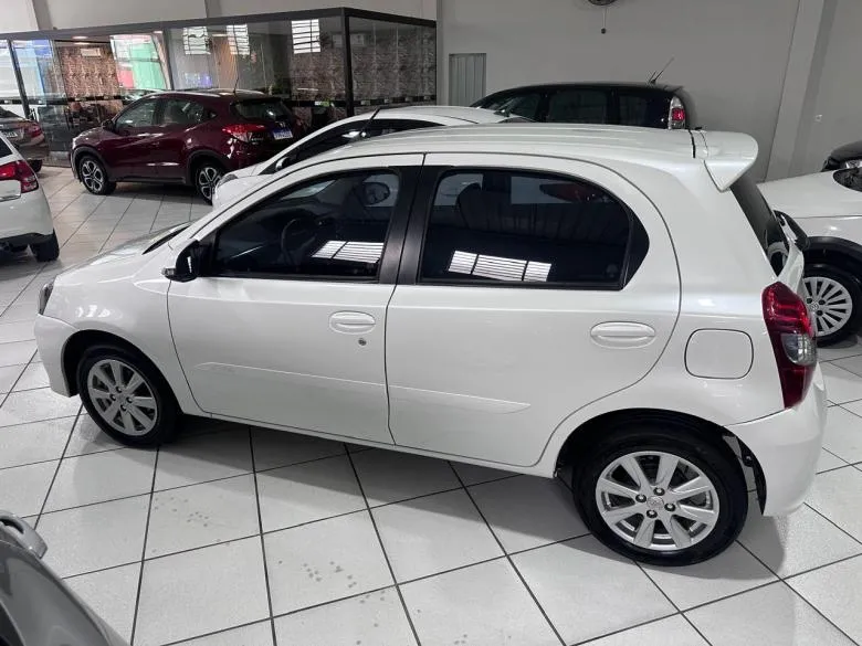 Toyota - ETIOS HATCH 1.5 X PLUS AUT.