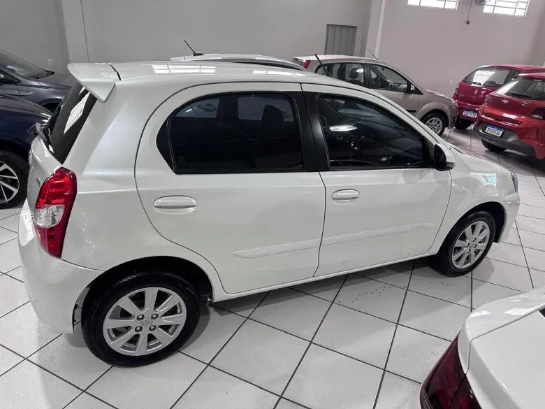 Toyota - ETIOS HATCH 1.5 X PLUS AUT.
