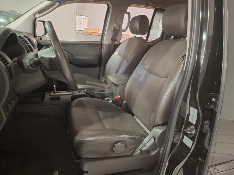 Nissan - FRONTIER LE ATTACK 2.5 CD 4X4