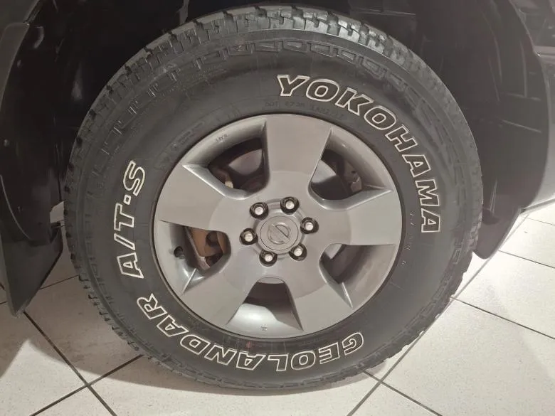 Nissan - FRONTIER LE ATTACK 2.5 CD 4X4