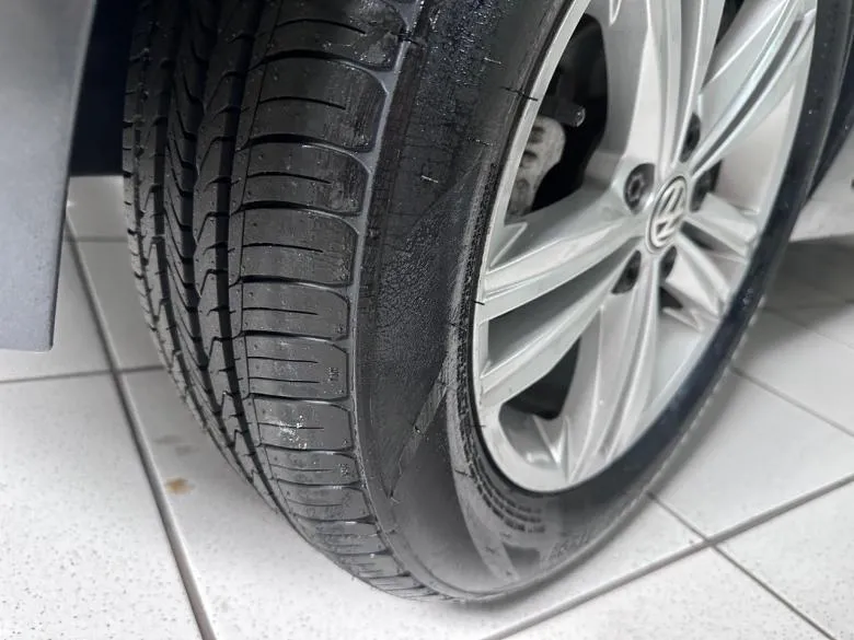 VW - VolksWagen - POLO COMFORTLINE 1.0 TSI AUT.