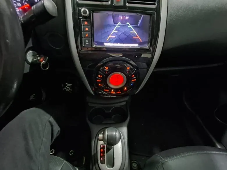 Nissan - VERSA 1.6 SL CVT AUTOMATICO